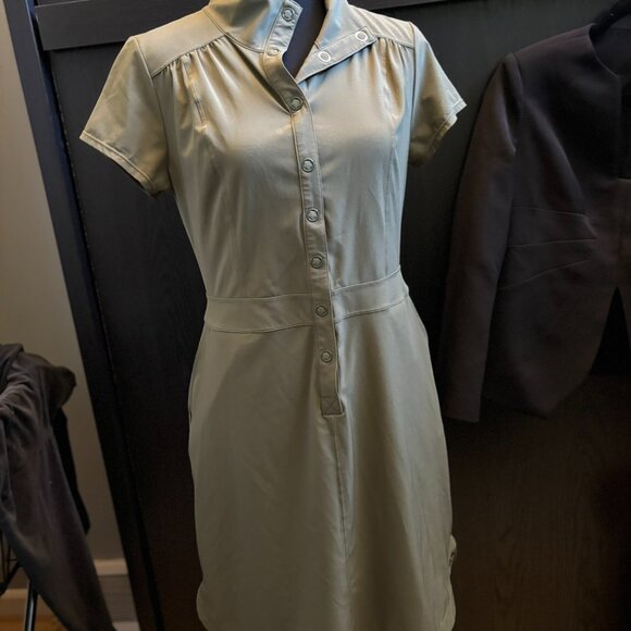 Short Sleeve PRANA snap front dress so cute!  Army Green - Picture 4 of 9